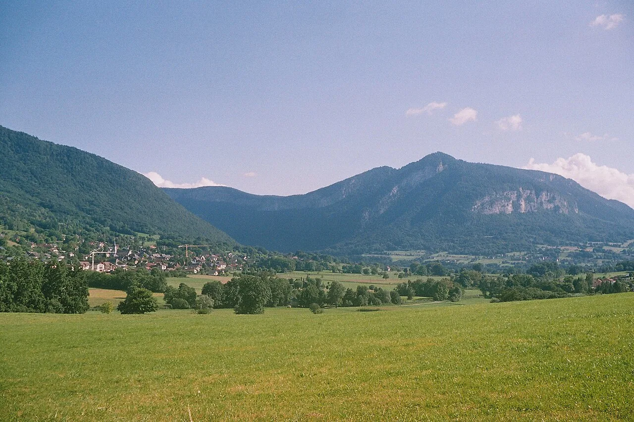 Paysage de Gruffy et du Semnoz.
