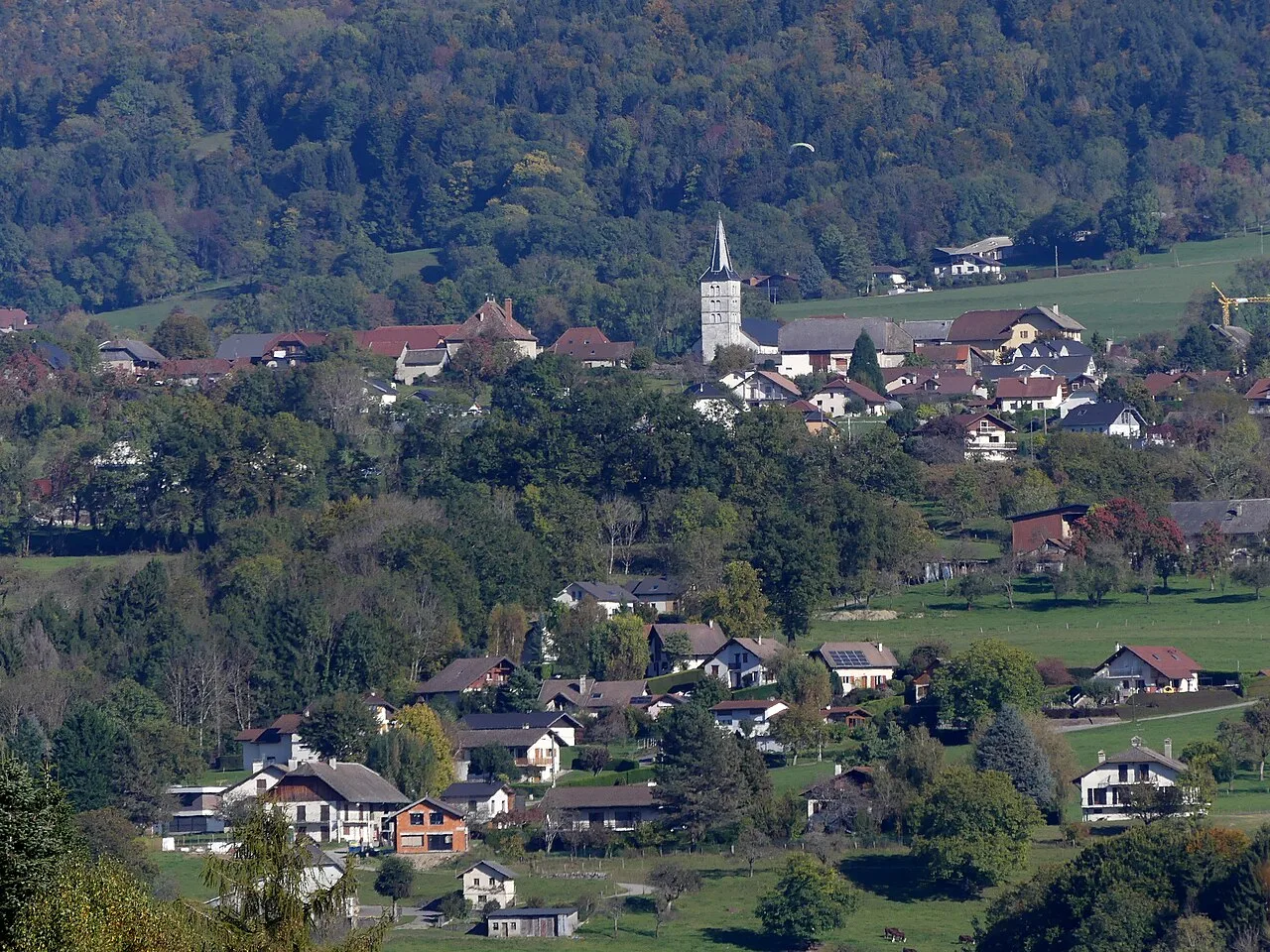 Le chef-lieu de Villaz vu depuis Argonay.